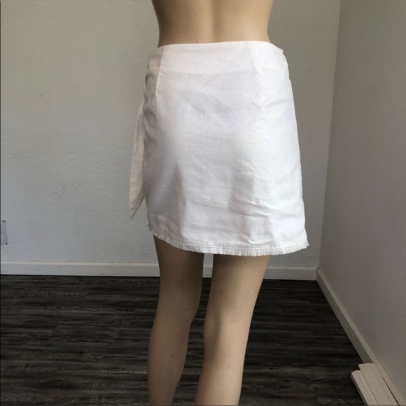 ELINA SEA for the ordinary mini wrap skirt cream - Picture 4 of 4